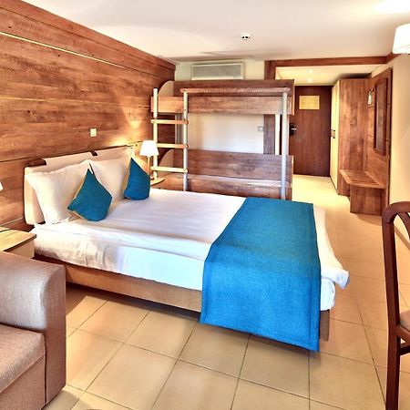 פרימורסקו Les Magnolias Hotel מראה חיצוני תמונה