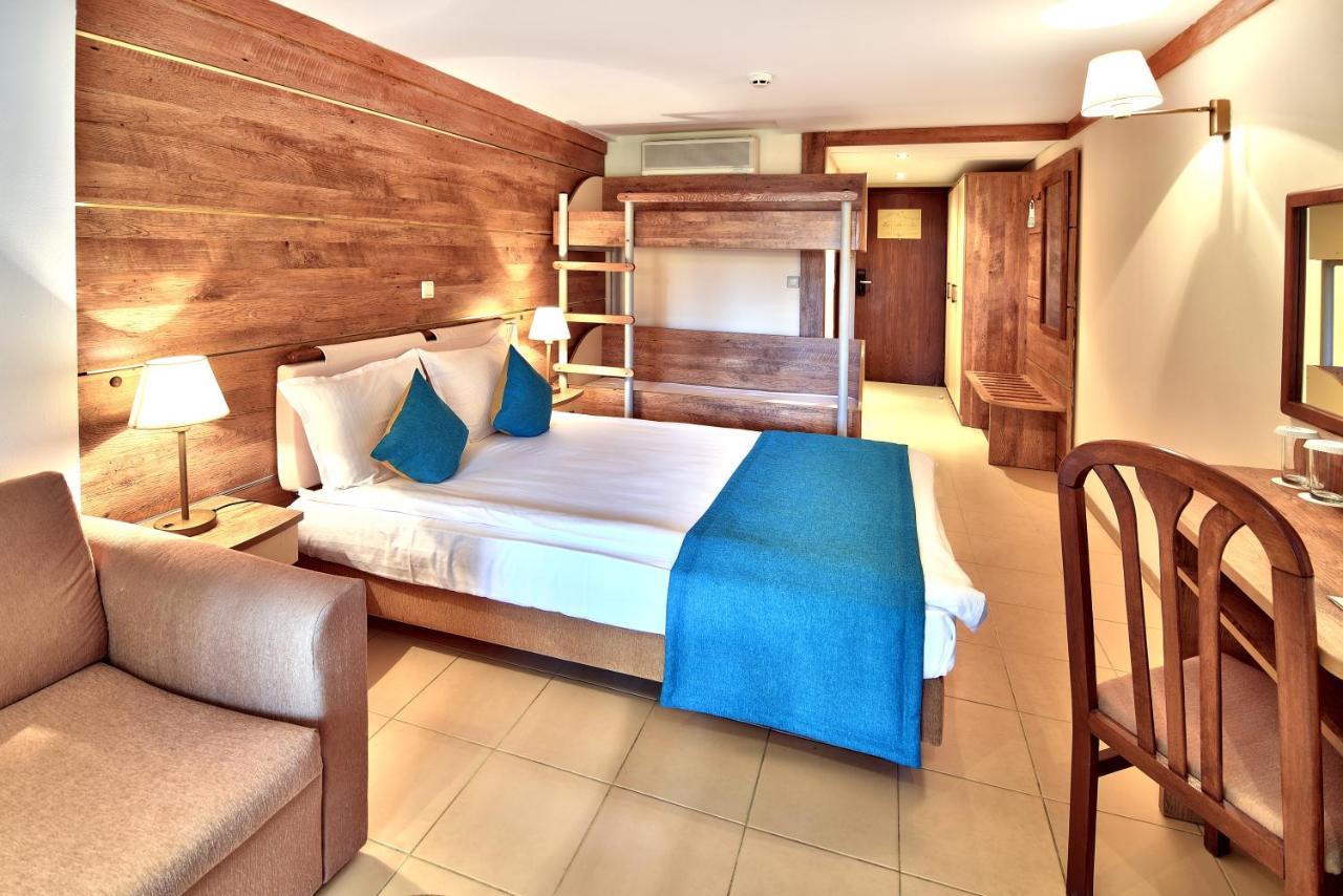 פרימורסקו Les Magnolias Hotel מראה חיצוני תמונה
