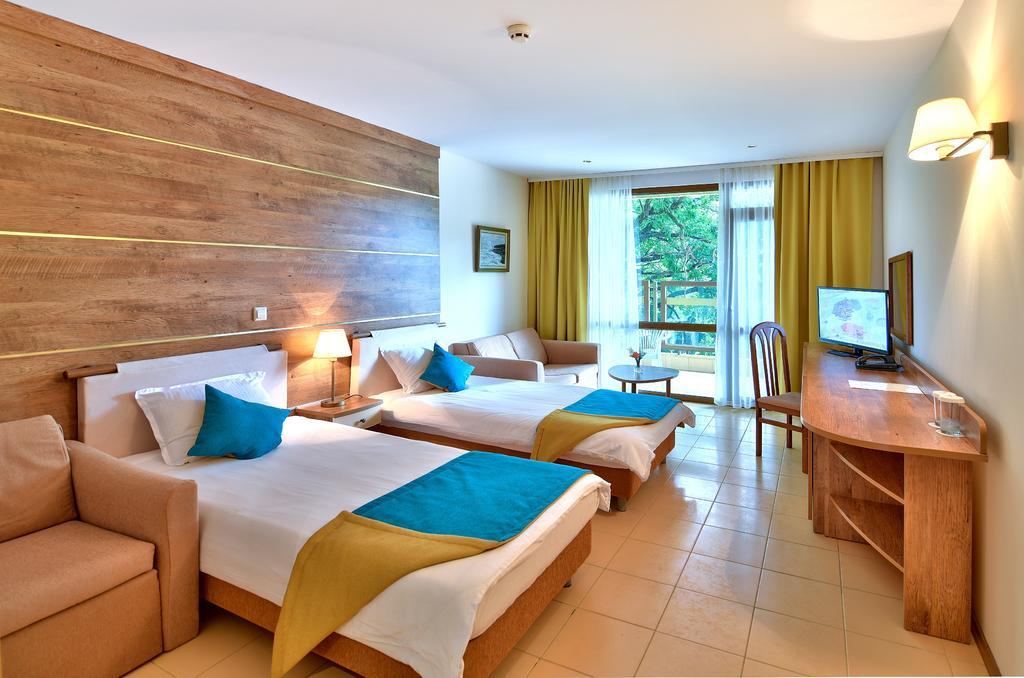 פרימורסקו Les Magnolias Hotel מראה חיצוני תמונה